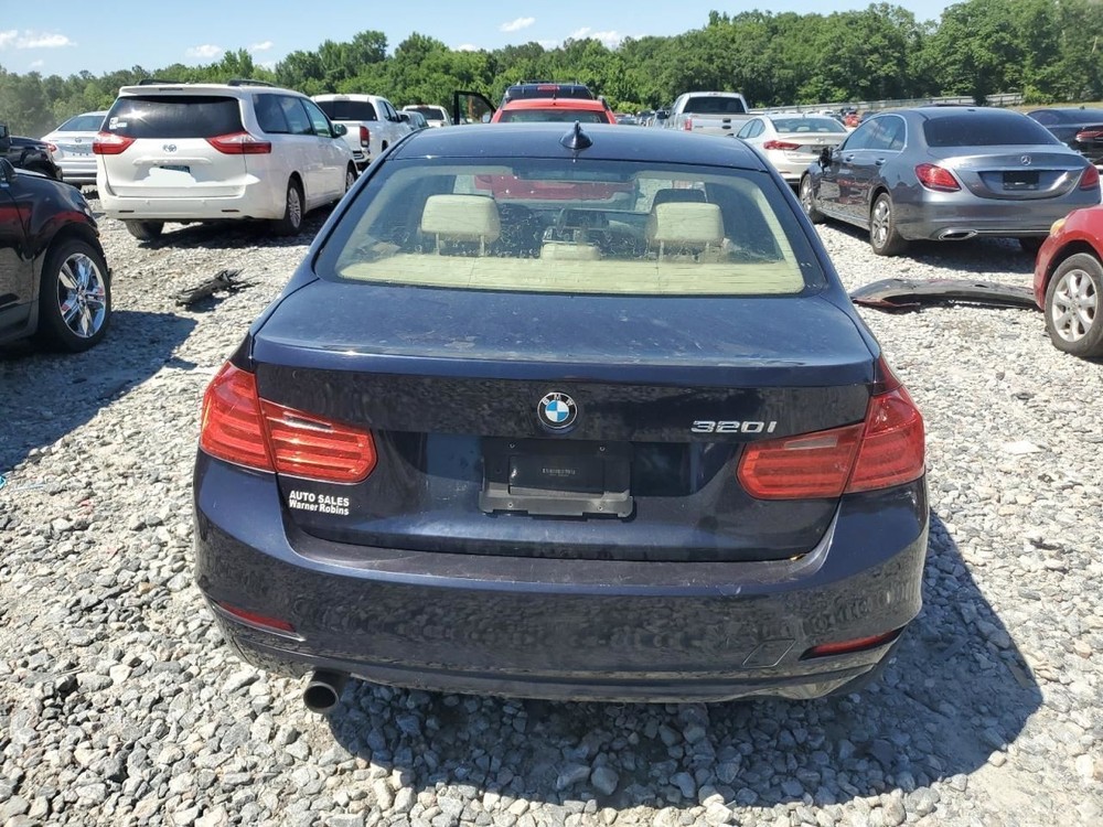 320I 2014 Glove Box 4722780