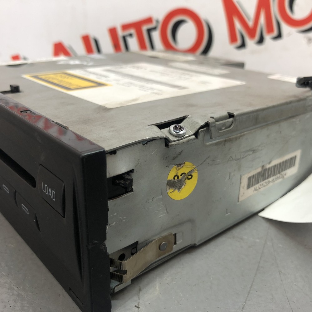 Audi A6 C6 Avant 2008 Panasonic CD Changer 4E0910110E