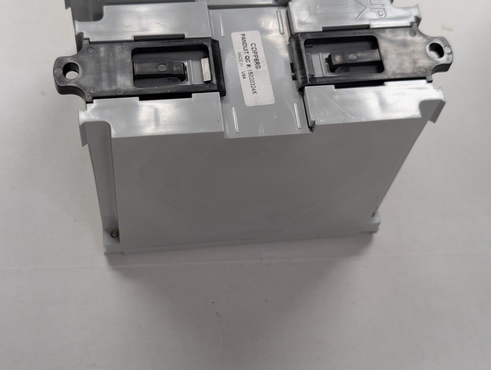 New Panduit CDPP8RG DIN Rail Shielded Patch Panel - No Box