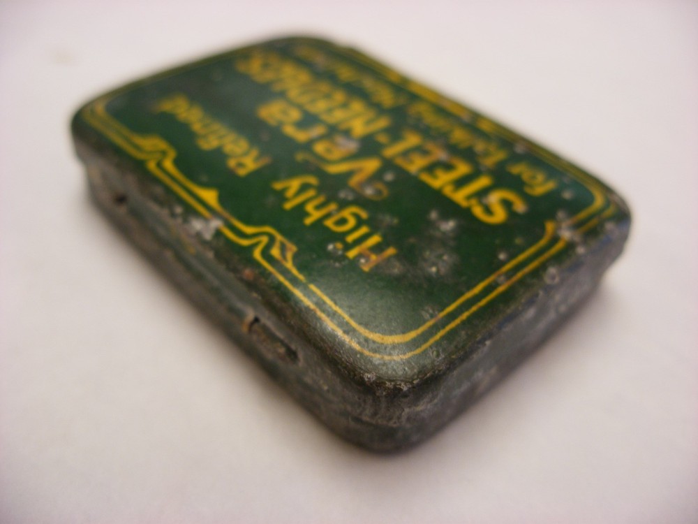 Phonograph Gramophone Needle Tin - Vera - Empty