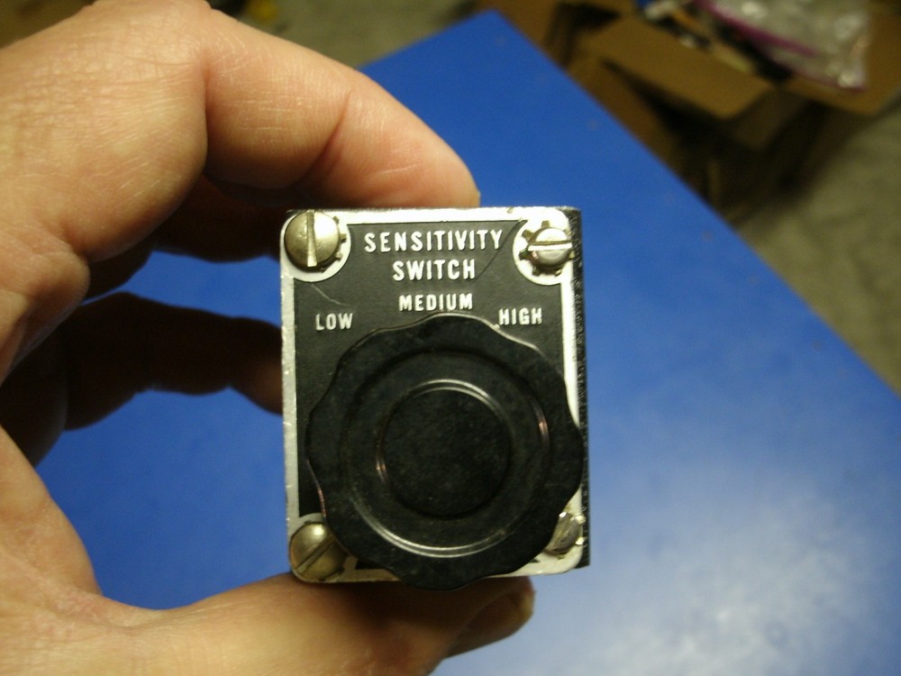 US AIRCRAFT SENSITIVITY SWITCH