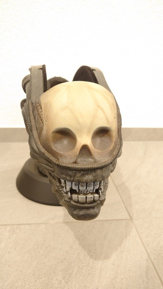 Alien Bust Limited 25th Anniversary Edition