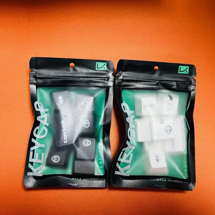 Pbtfans Black & White Indicator Keycaps, 2 Types