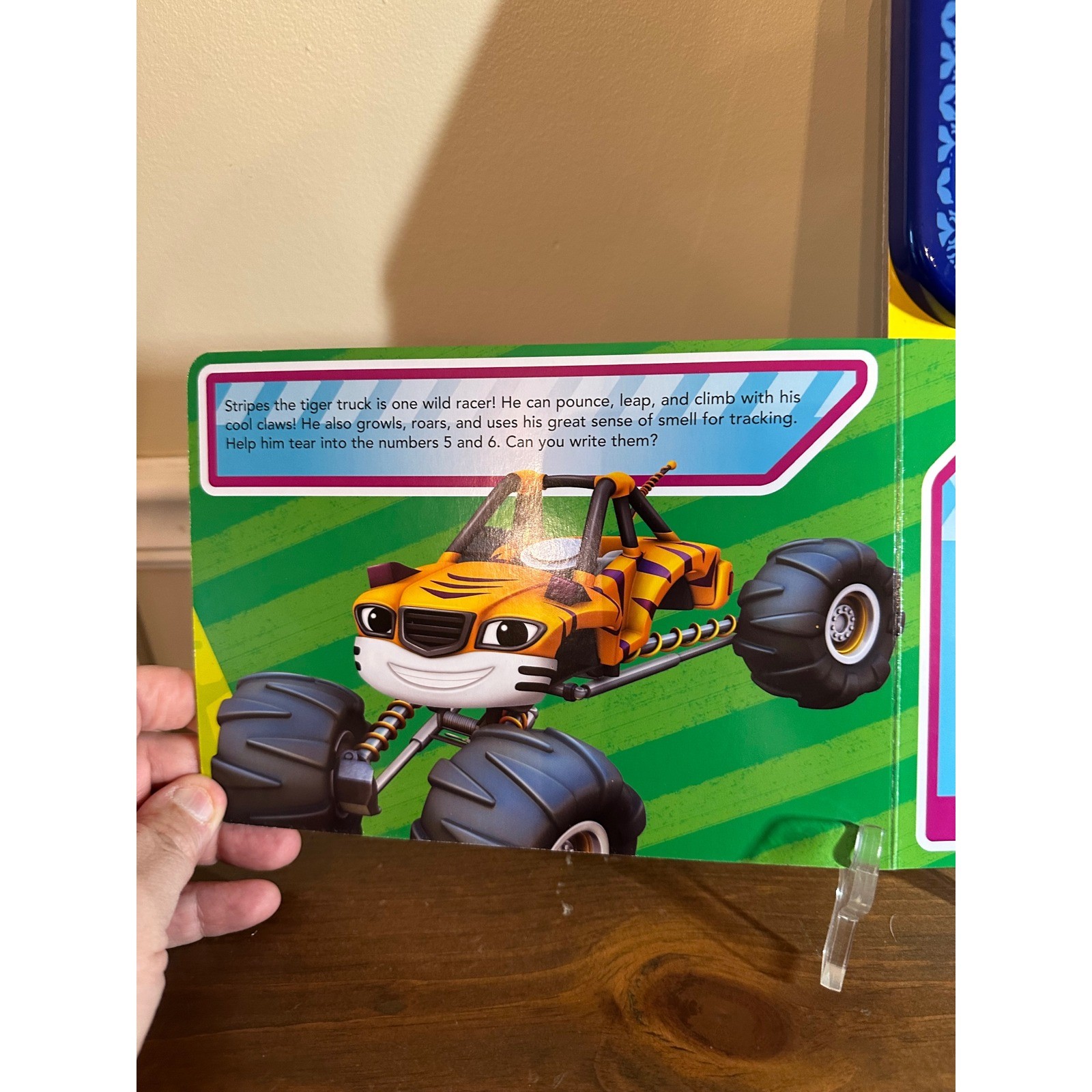 Blaze and the Monster Machines Drawing Board and Book Count on Speed