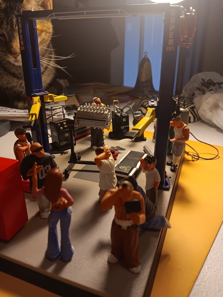 Auto Shop Diorama. Tools And Figures