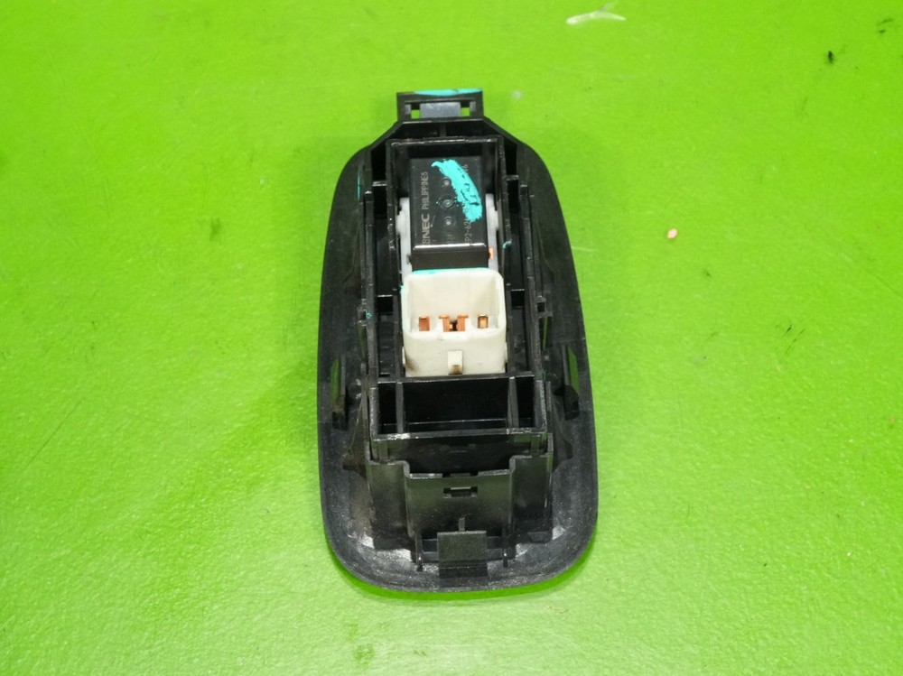 01-05 IS300 OEM rear back door power window lock switch button control