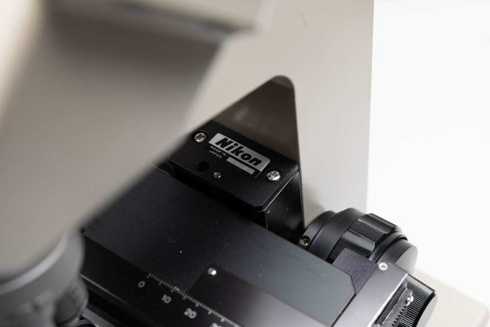 Nikon SC Binocular Biological Microscope with 4 Objective Lenses & Eyepieces