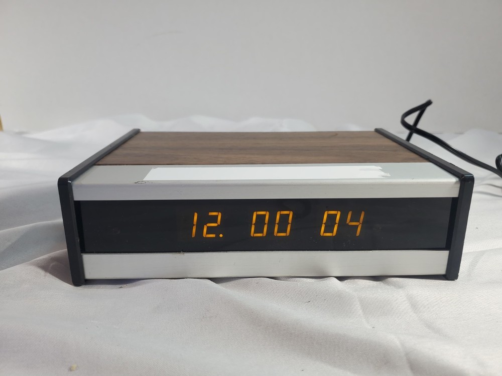 ESE ES-161U Digital Clock / Time Display – Vintage Broadcast Studio Unit
