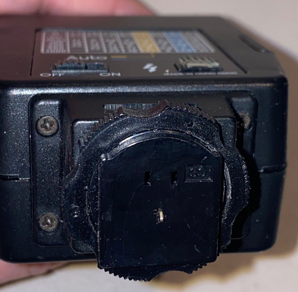 Quantaray QA 25 Computerized Automatic Flash Unit in Box