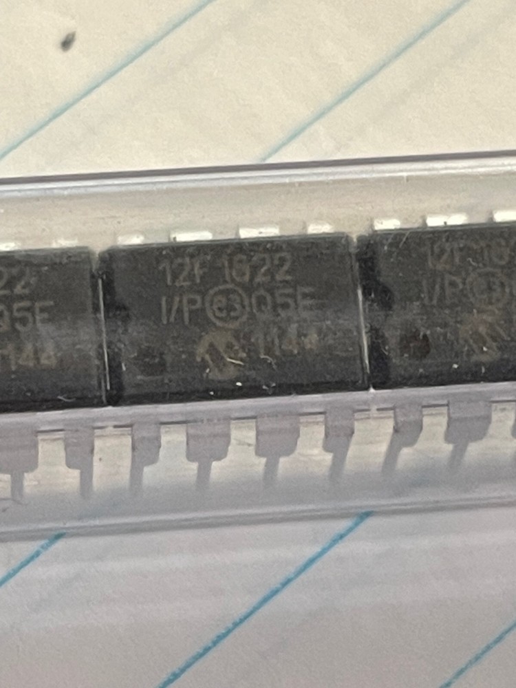 MICROCHIP PIC 12F1822 8-PIN DIP MICROCONTROLLER NOS