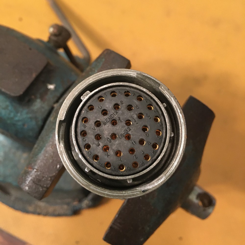 Amphenol PTO3A-18-32S Connector