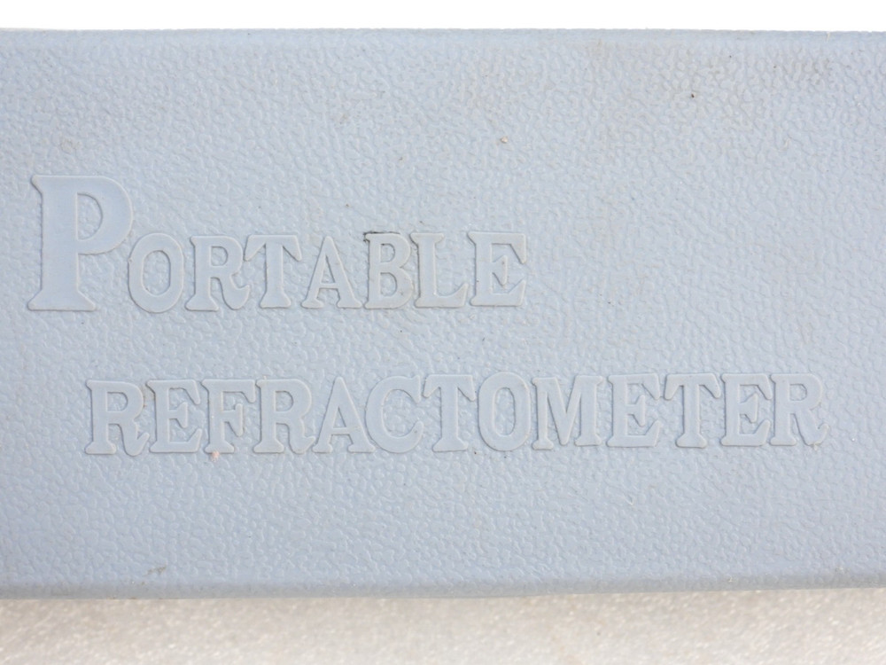 NOS CATERPILLAR CAT 245-5829 PORTABLE COMPACT HAND HELD REFRACTOMETER WITH CASE