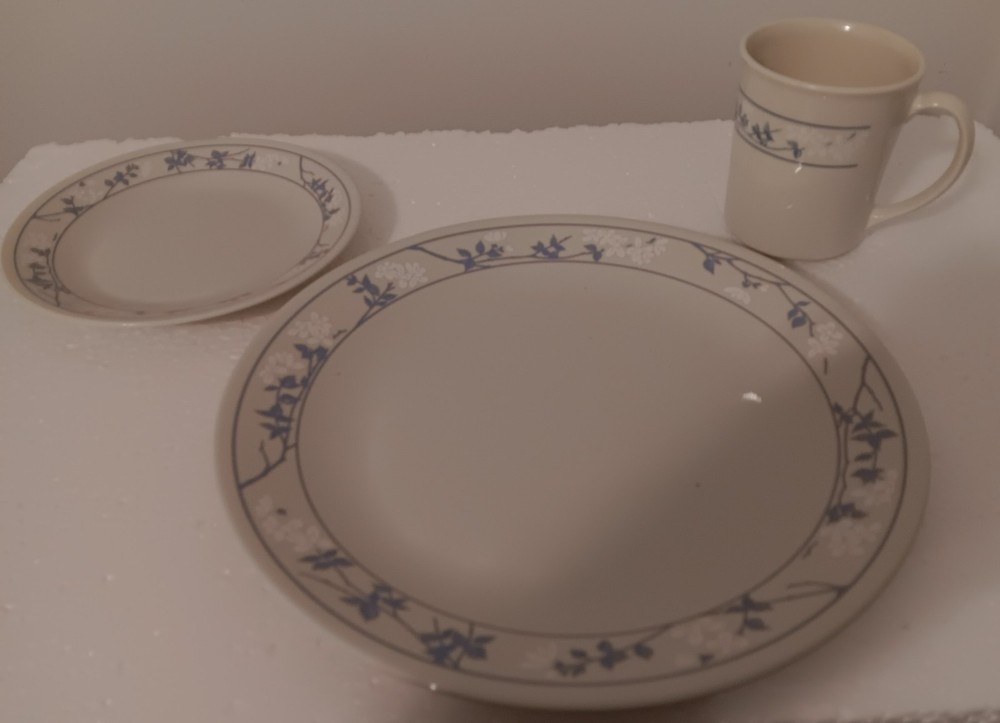 Corelle First of Spring Items - excellent condition