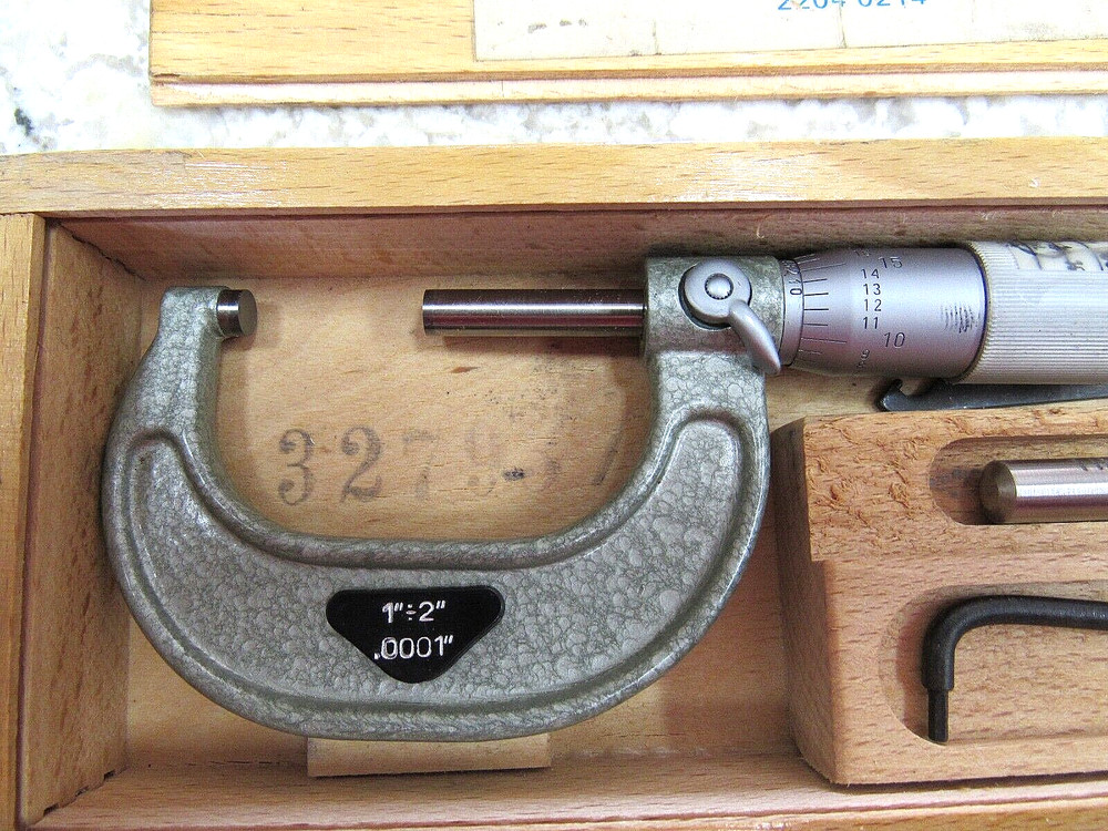 VIS Poland Outside Micrometer 1-2” w/ Case & Tools (.0001" Resolution)