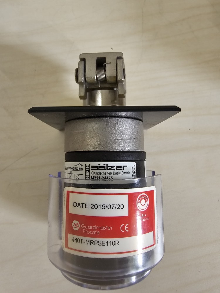 Allen-Bradley Prosafe Rotary Key Switch-Panel Mounted Cat #: 440T-MRPSE11BB