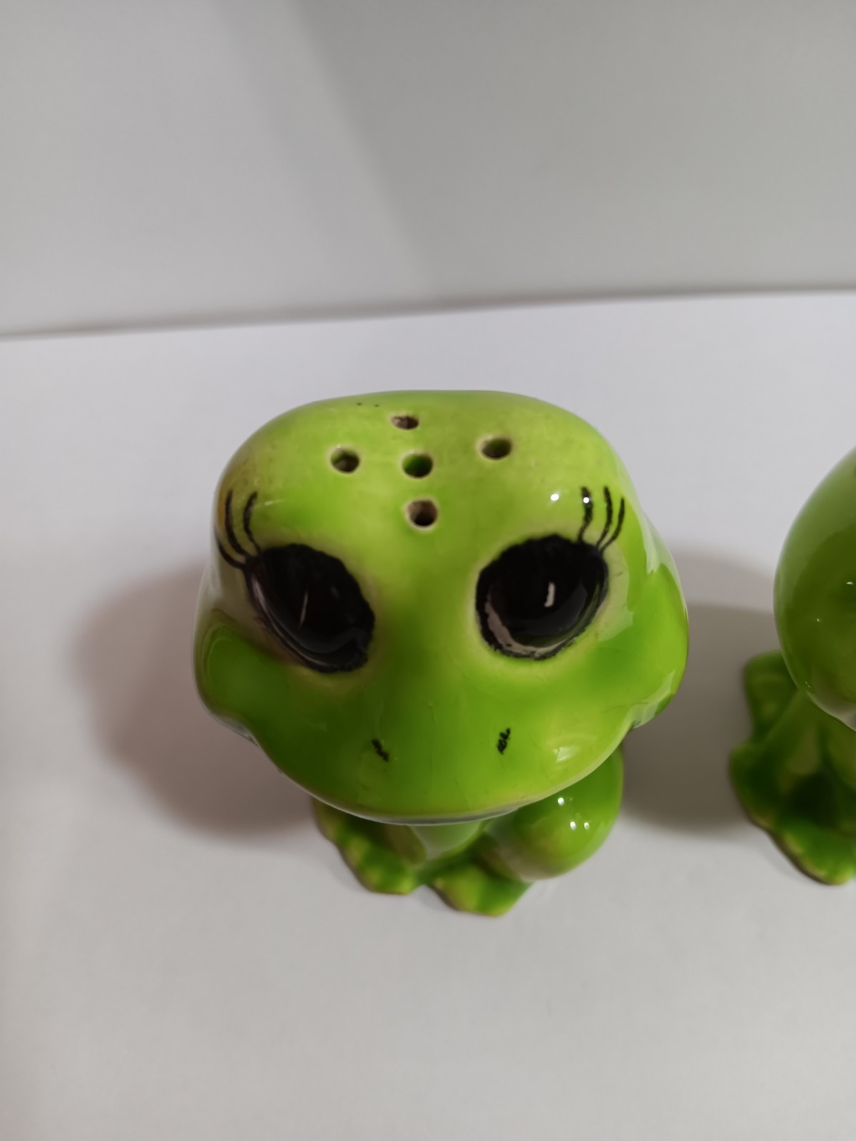 VTG NEIL THE FROG SALT & PEPPER SHAKERS CERAMIC 1970'S SET SEARS AND ROEBUCK!!!