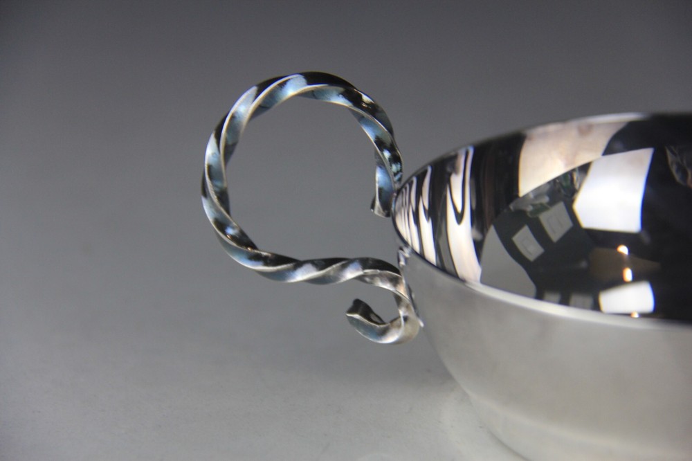 Vintage Lunt Silverplate Double Twisted Handle Porringer