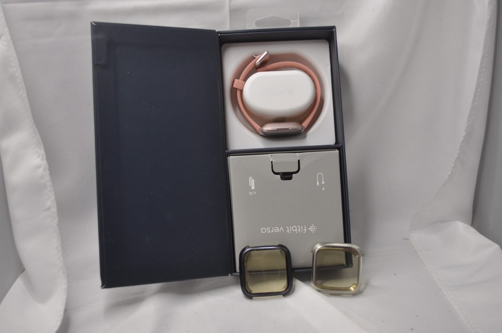 Fit Bit Versa Rose/Corral With Box and Extra Bands