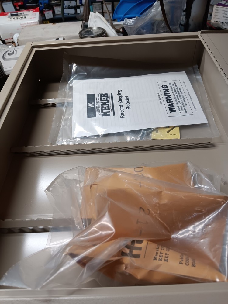 HPC kekab 120 metal key cabinet