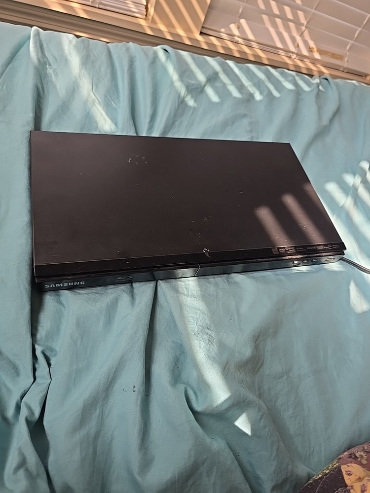 Samsung BD-EM57C Blu-Ray Player With Remote TESTED (Works Great)