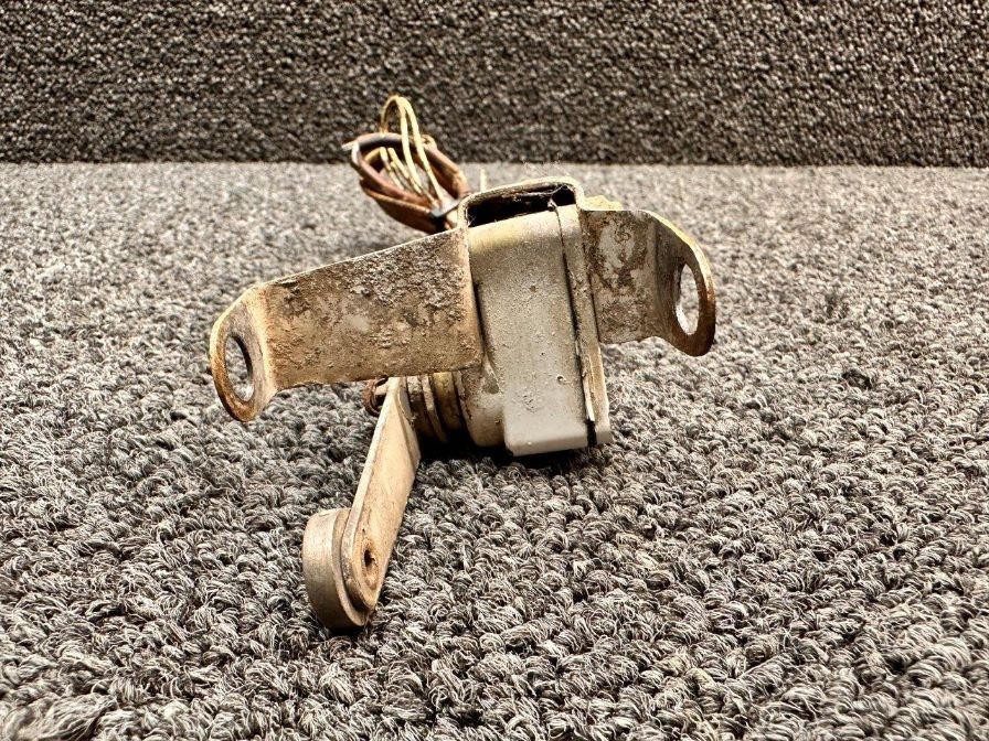 IVA20 (USE: 1VA20) Cessna 310D Micro Switch Assembly w Bracket