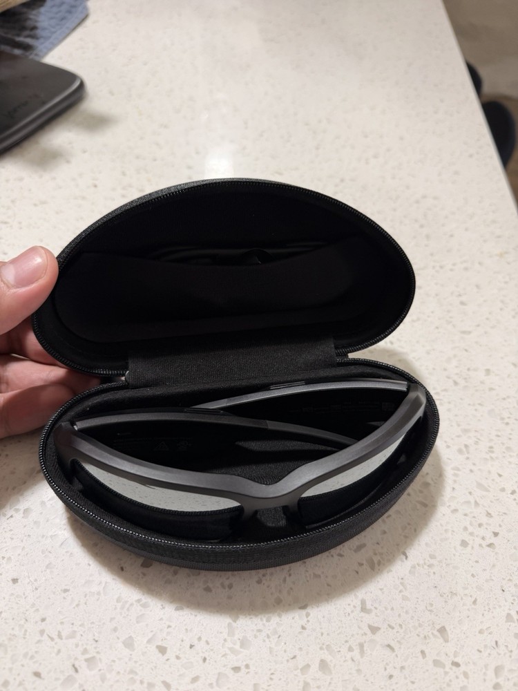 Bose Frames Tempo Smart Glasses Black Bluetooth USB with Case and Charging Cable