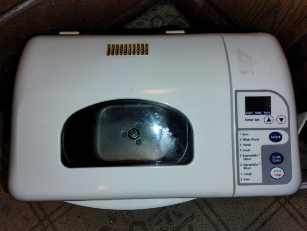 Oster Bread Machine 5834 With Manual READ DESCRIPTION