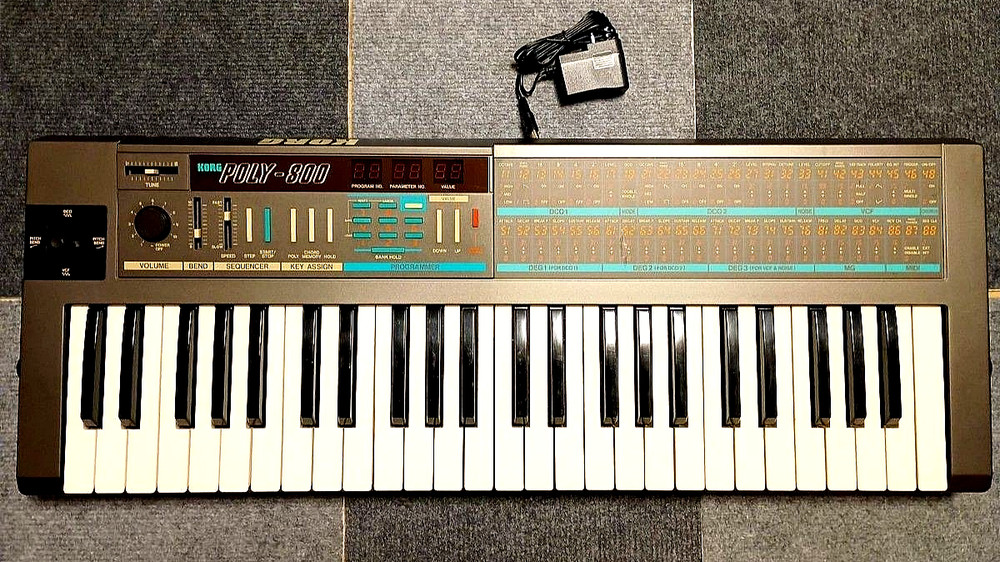 KORG POLY-800 Programmable Polyphonic Synthesizer Keyboard TESTED