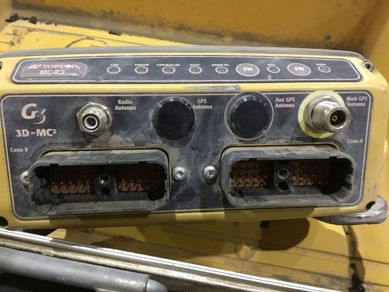 TOPCON MC-R3 POSITIONING SYSTEM W/ CASE