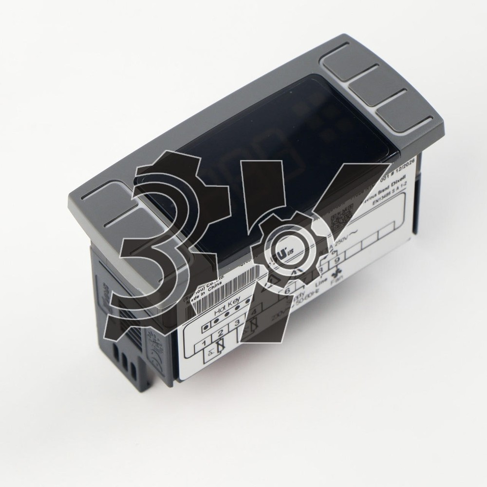 1PCS NEW Copeland XR01CX-5N8C0 Temperature Controller