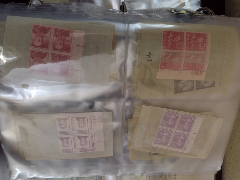 MINT US STAMP COLLECTION IN BINDER