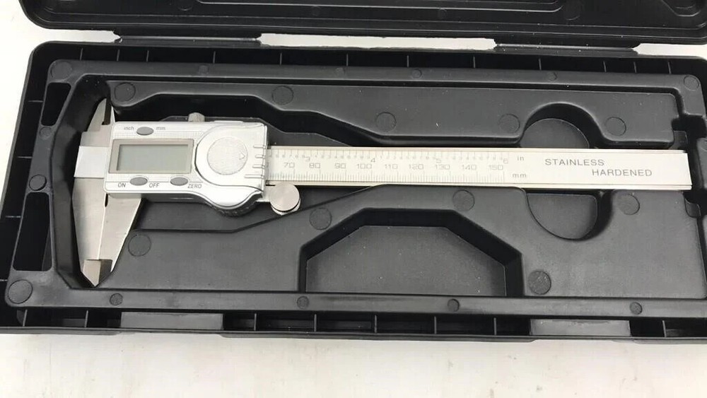 Digital Calipers 0-150mm Range with Case