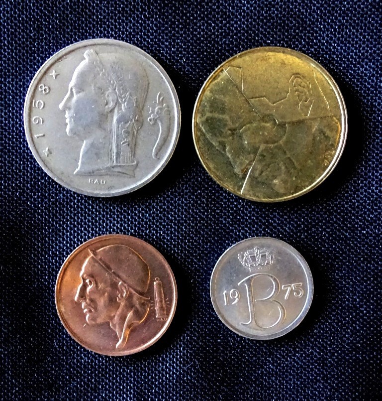 (USA ) , 4 Belgium coins.