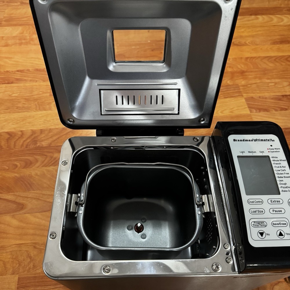 Breadman Ultimate Plus Model TR2500BC Stainless 1.5 - 2LB Bread Maker, Excellent