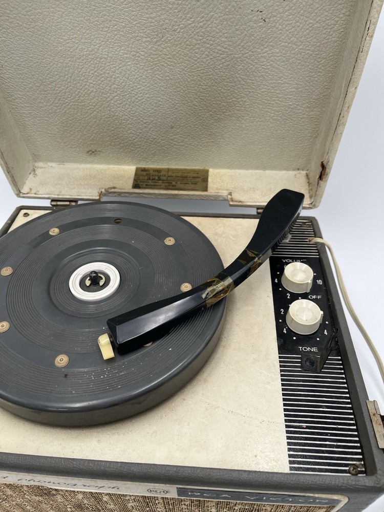 Vintage RCA Victor Phonograph Record Player 4 Speed Model 3VB21 Untested