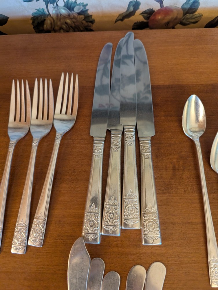 21-VINTAGE INAUGURATION NATIONAL SILVER CO. SILVERPLATE SILVERWARE