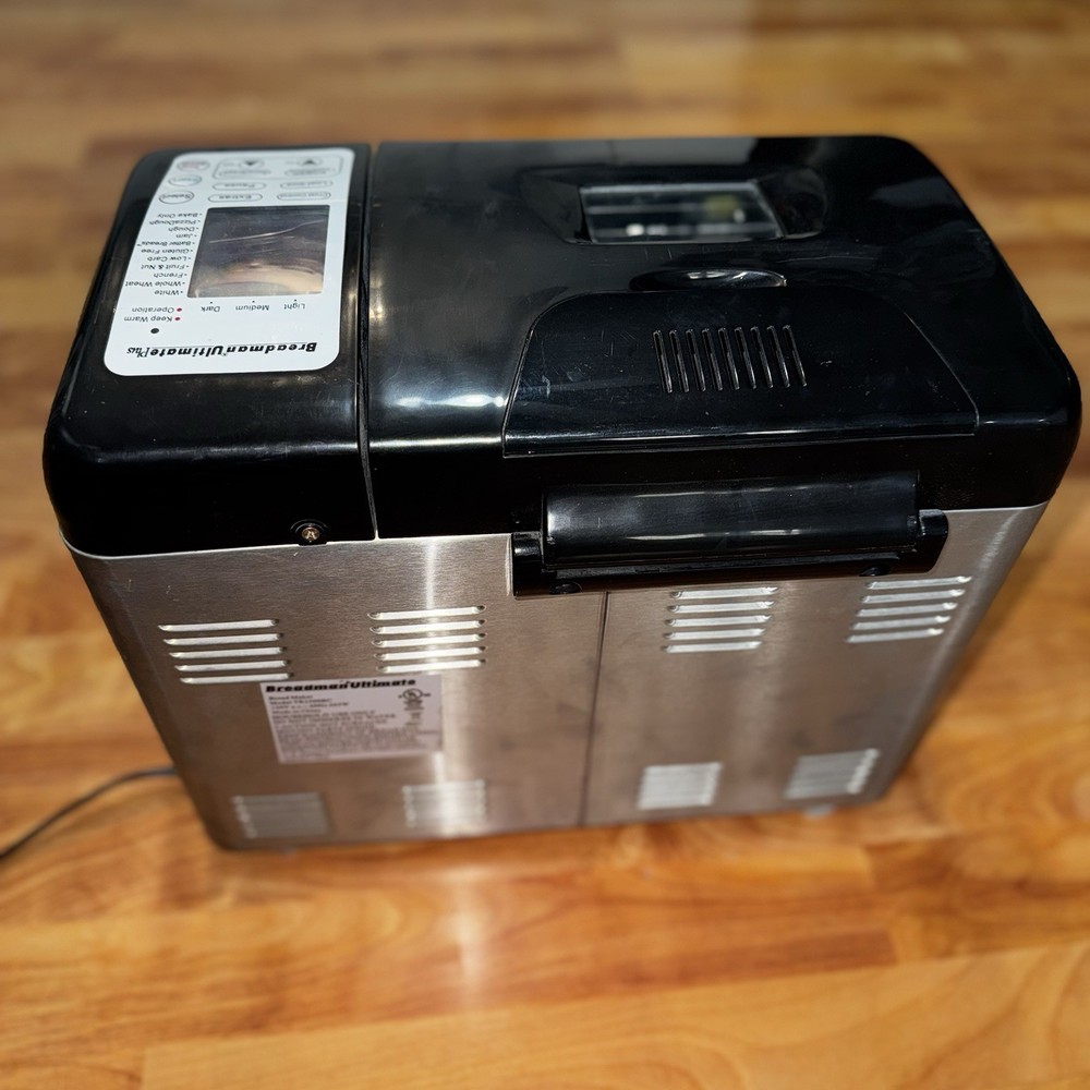 Breadman Ultimate Plus Model TR2500BC Stainless 1.5 - 2LB Bread Maker, Excellent
