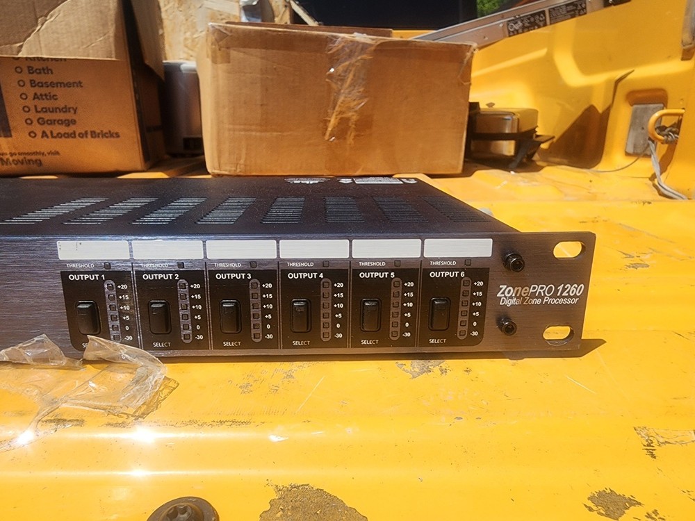 dbx ZonePRO 1260 Digital Zone Processor Rack-Mountable 6-Channel