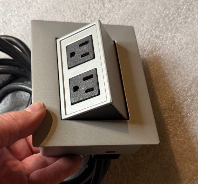 Byrne Glenbeigh Contemporary silver 2 power module
