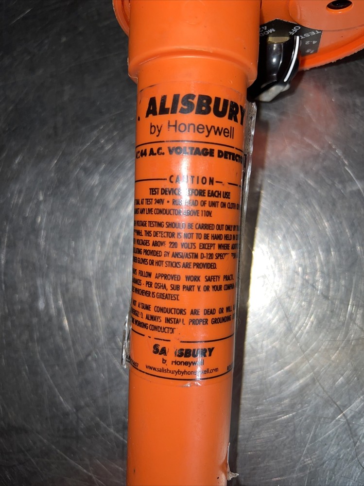 Salisbury Model 4244 AC Audio/Visual Voltage Detector