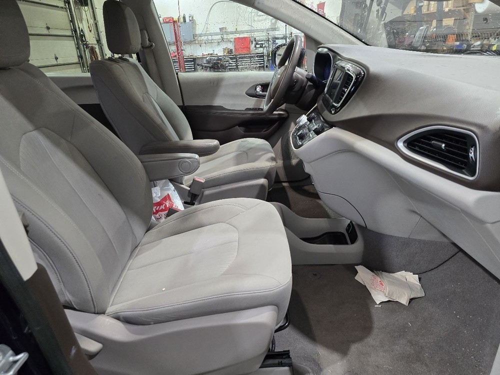 VOYAGER 2020 Dash Bezel 623511