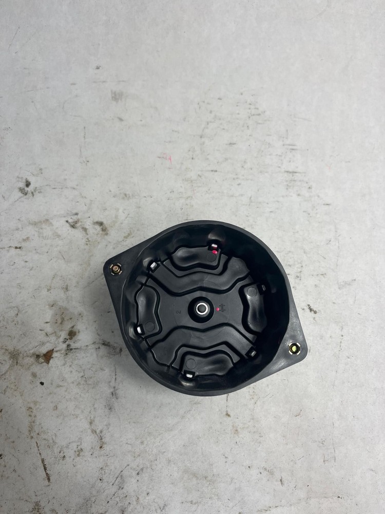 NOS CARQUEST OEM 24017 Distributor Cap