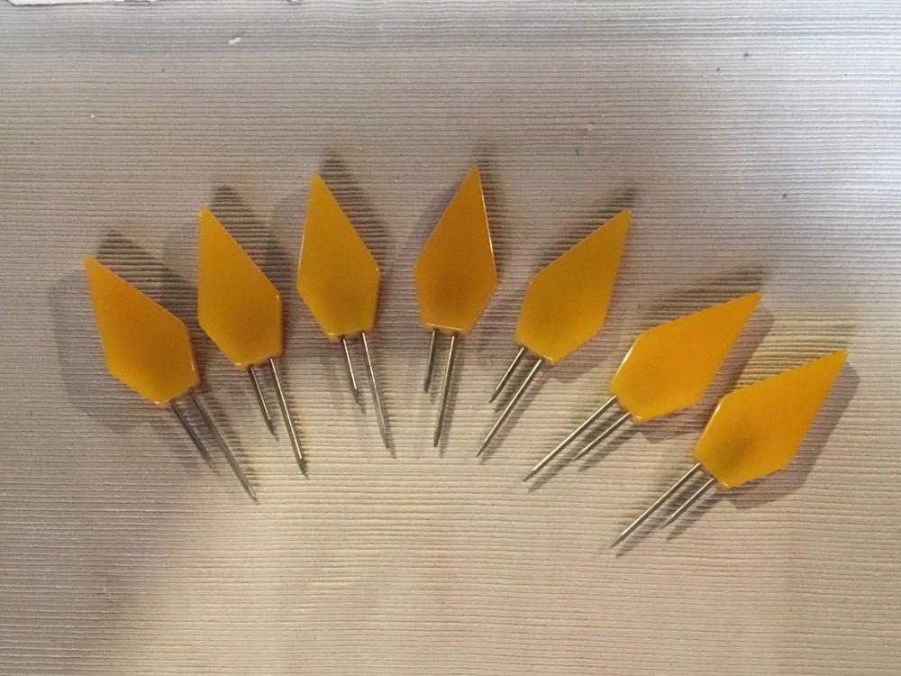 Bakelite Kob Knobs Corn Cob Holders Butterscotch / Caramel Original Box Art Deco