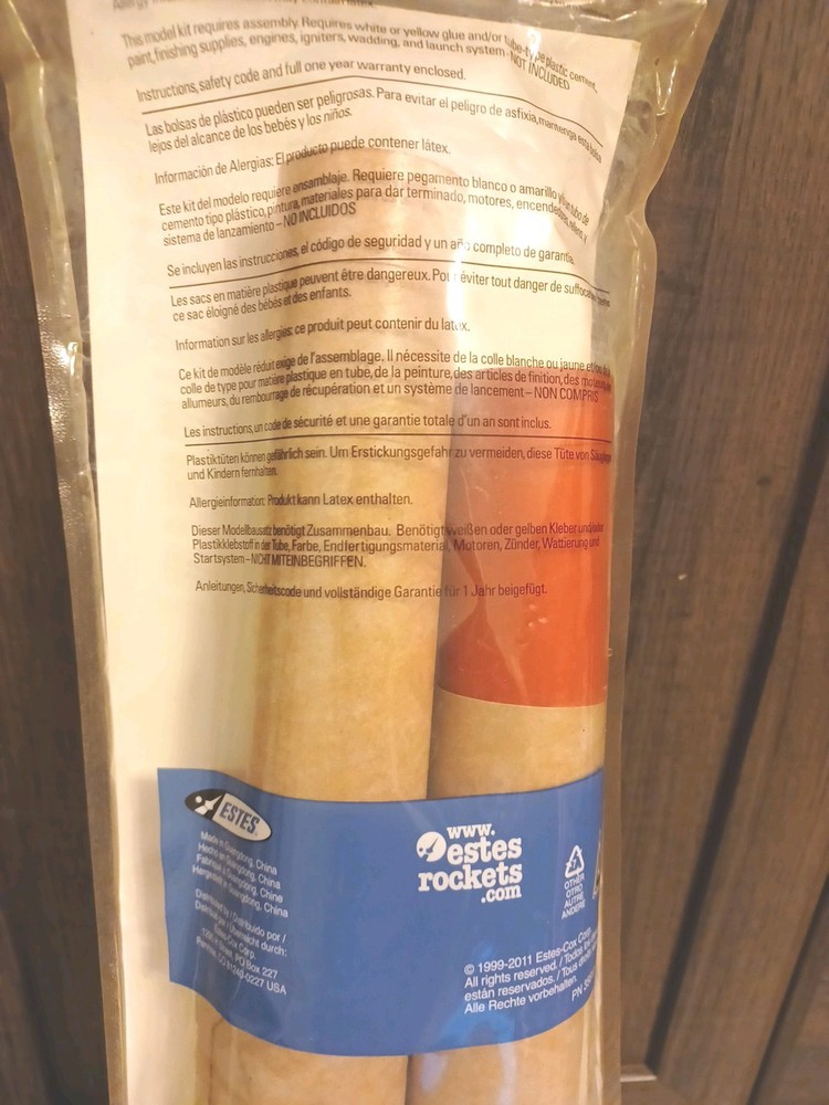ESTES Vagabond Flying Model Rocket Kit - OOP - 3217