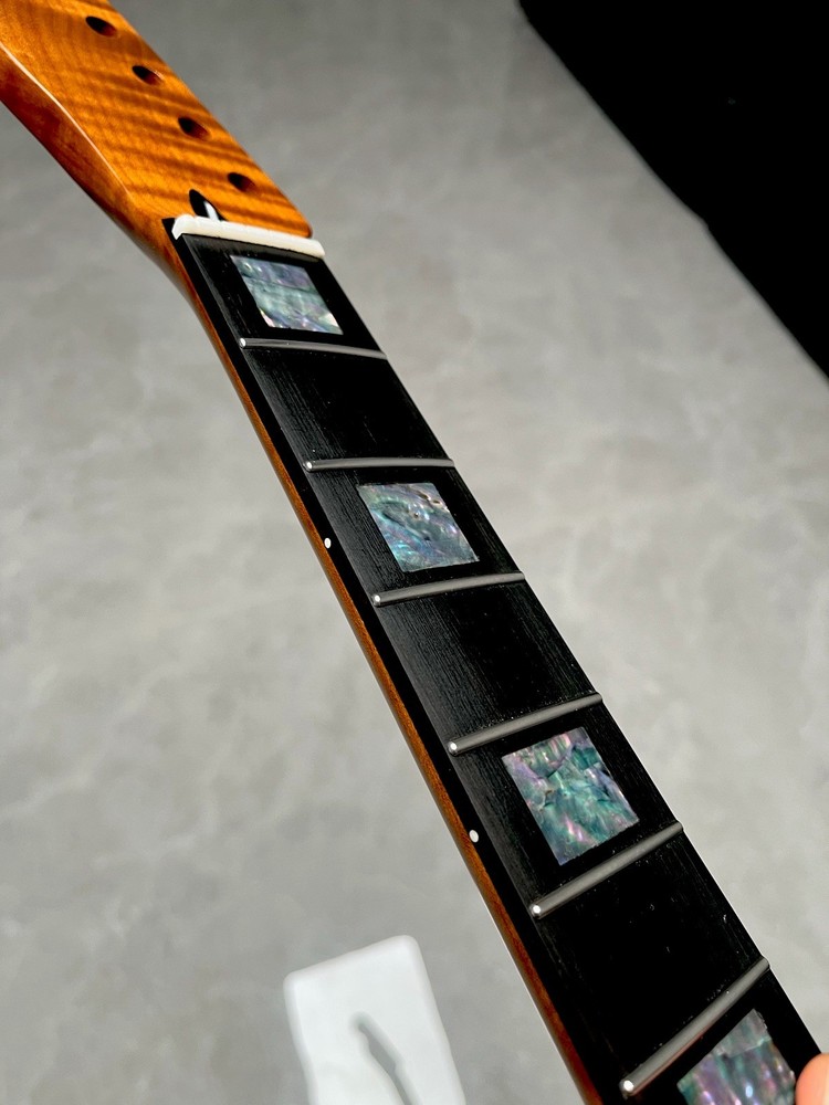 AAAAA Ebony Reverse Abalone shells 22Fret Roasting flame Maple Electric guitar