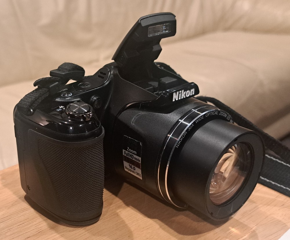 Nikon Coolpix L820 digital camera