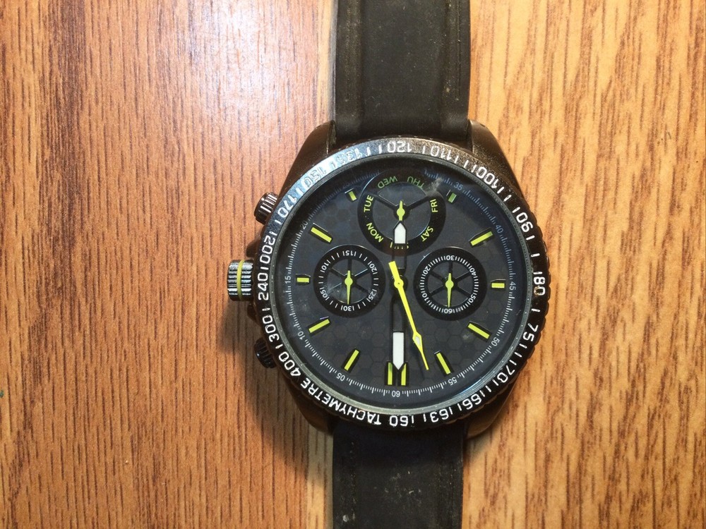 Tachometer 400 Not Tested Watch