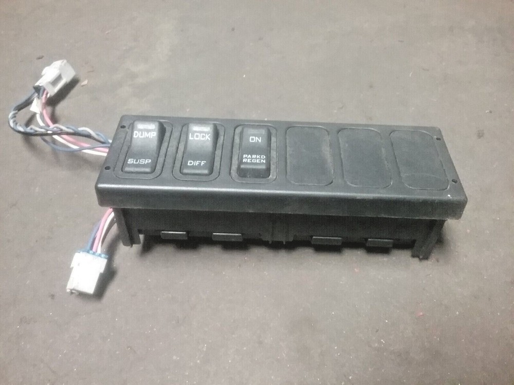 INTERNATIONAL SWITCH 3549776C4 , POLLAK 32237
