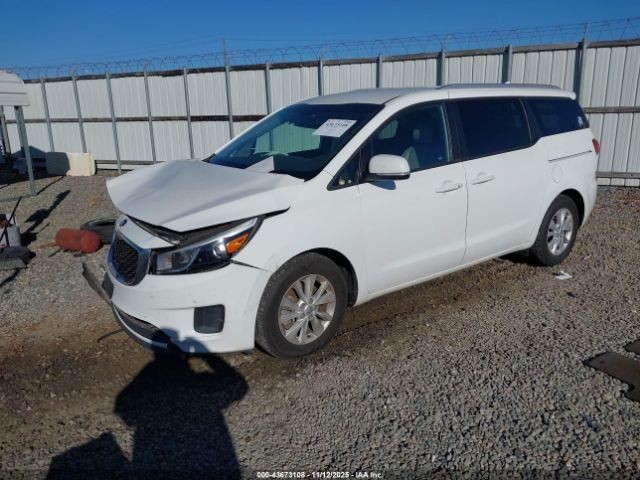 SEDONA 2017 Glove Box 4917010