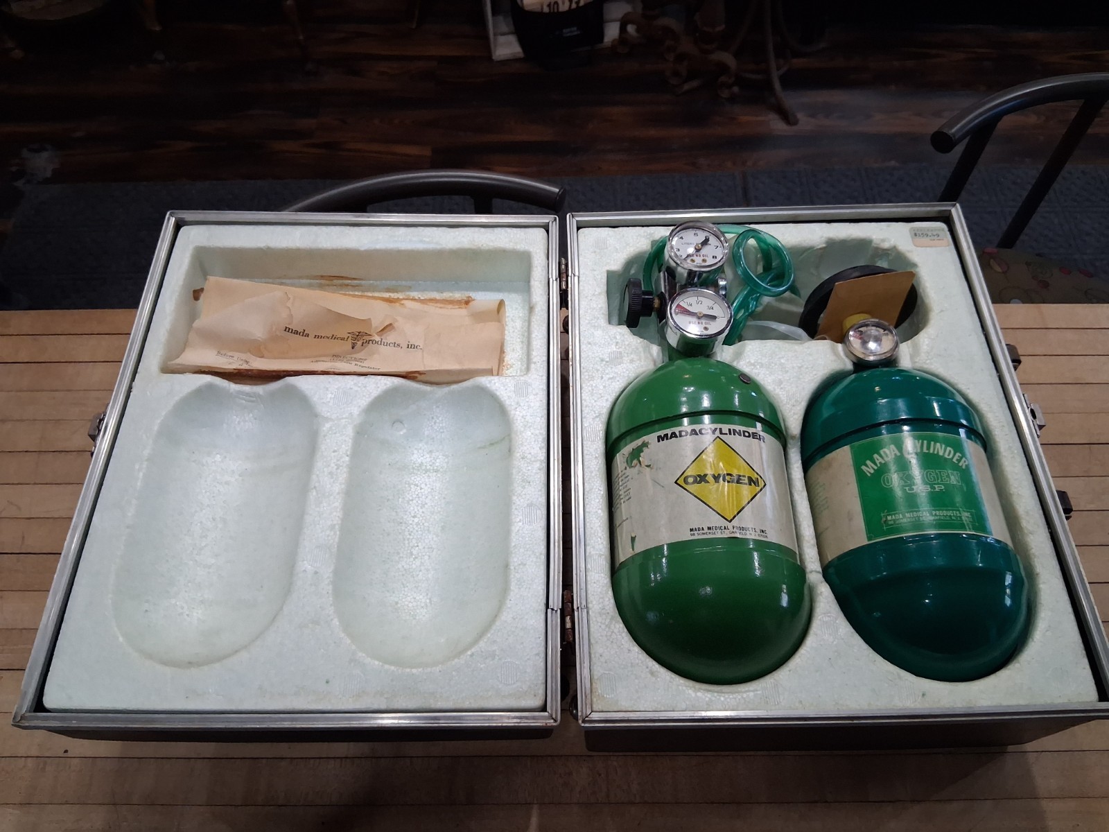 MADA Medical Portable Oxygen Kit Dual Cylinder Regulator Case